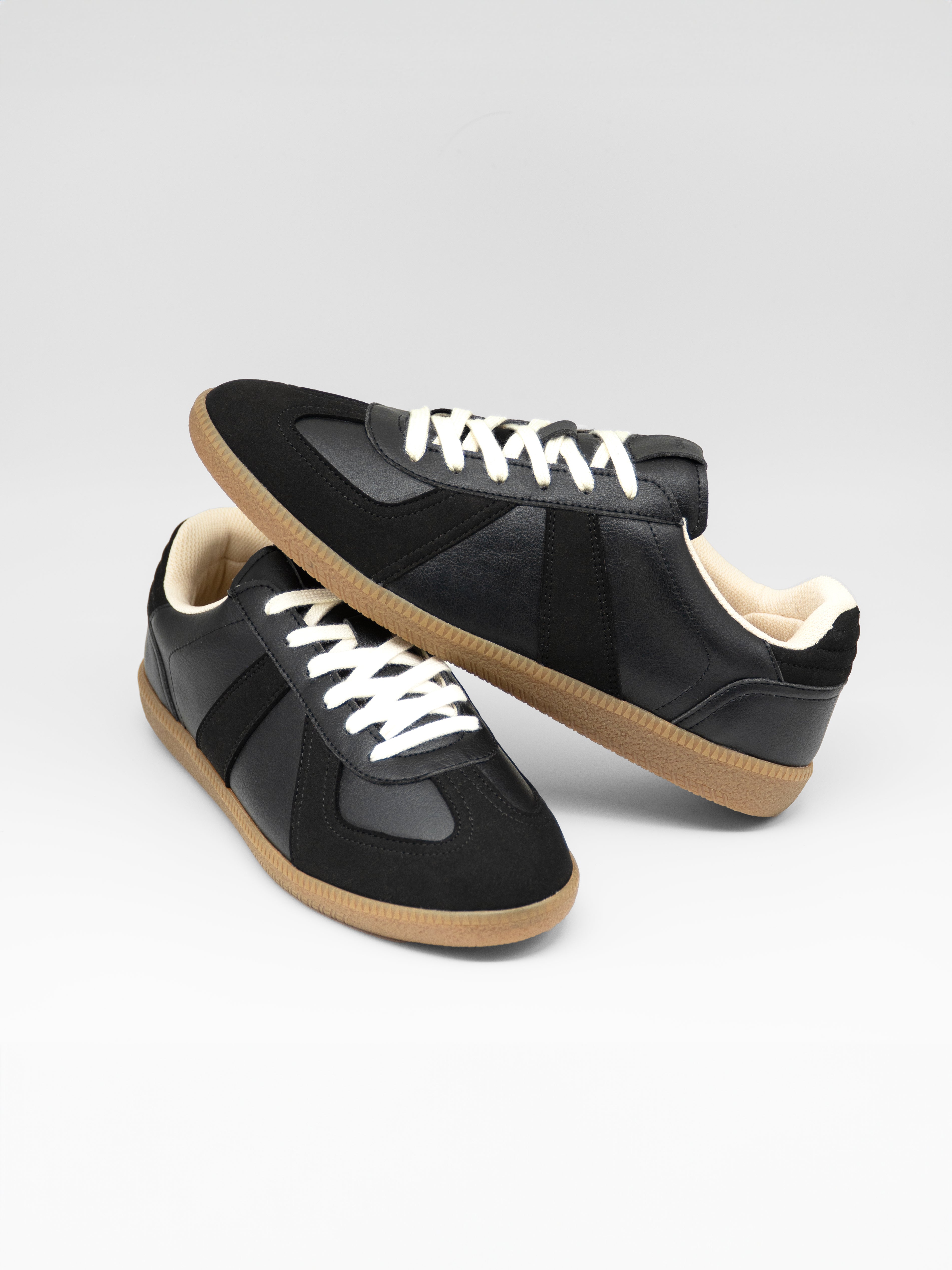 Army Trainer - Black